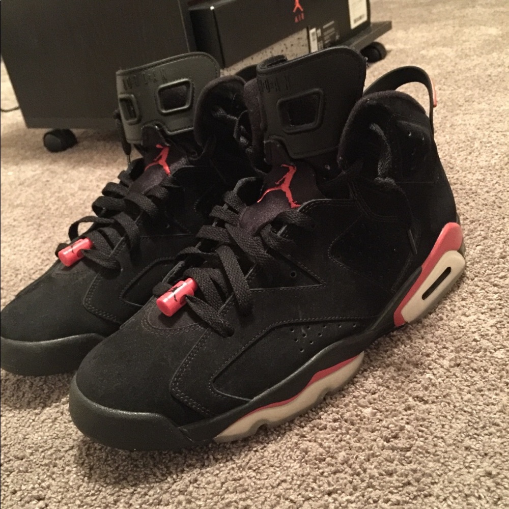 Jordan retro 6 varsity red